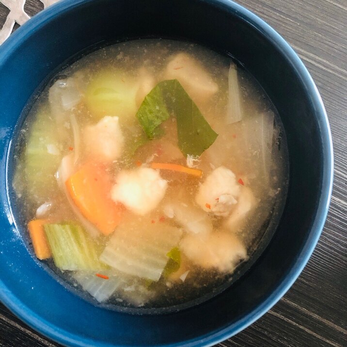 ふわふわ鶏肉のピリ辛中華スープ